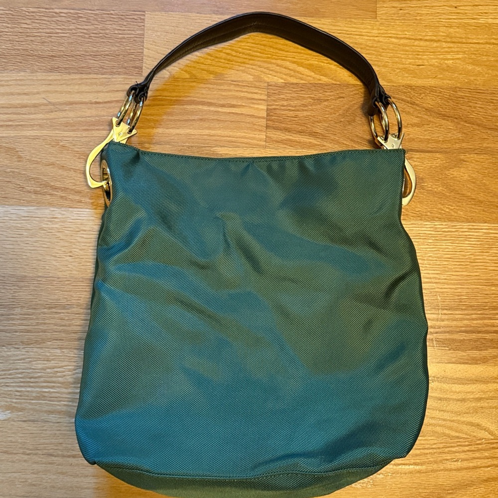 JPK Paris 75 Green Nylon Buckst Bag
Used once
